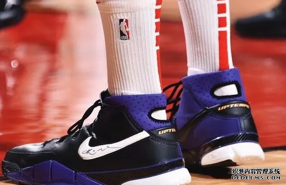 NBA球场上土豪级别的球鞋有哪些 NBA球场上土豪级别的球鞋清单 NBA球场上土豪级别的球鞋有哪些 NBA球场上土豪级别的球鞋清单