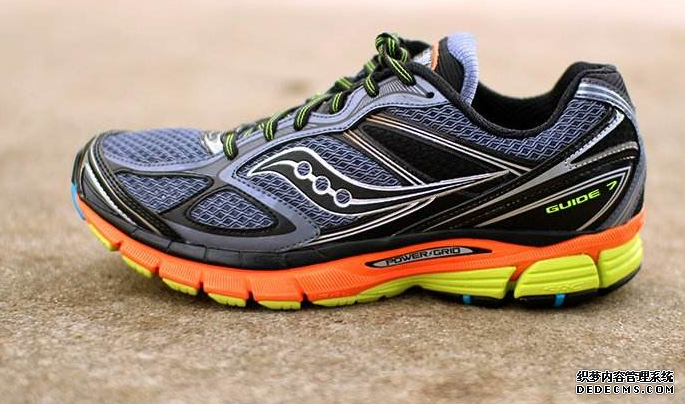 慢跑鞋和跑鞋有什么区别 慢跑鞋哪个牌子好 慢跑鞋和跑鞋有什么区别 慢跑鞋哪个牌子好