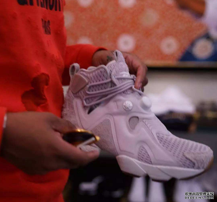 锐步充气鞋可以用水洗吗 锐步充气鞋清洗教程 锐步充气鞋可以用水洗吗 锐步充气鞋清洗教程