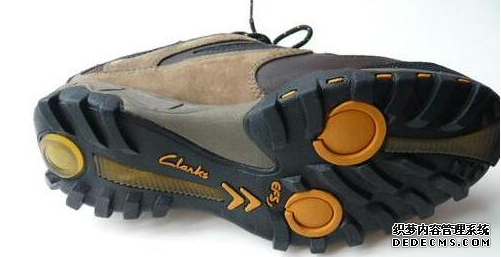 其乐正品鞋和外贸鞋的区别 Clarks正品如何鉴定 其乐正品鞋和外贸鞋的区别 Clarks正品如何鉴定